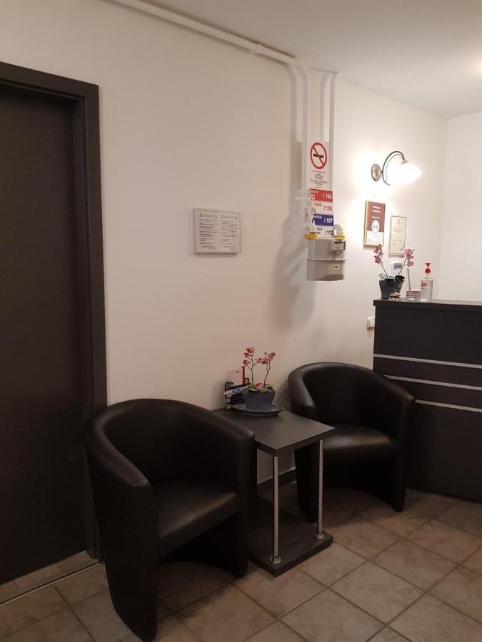 Nefelejcs Vendeghaz Otel Gödöllő Dış mekan fotoğraf