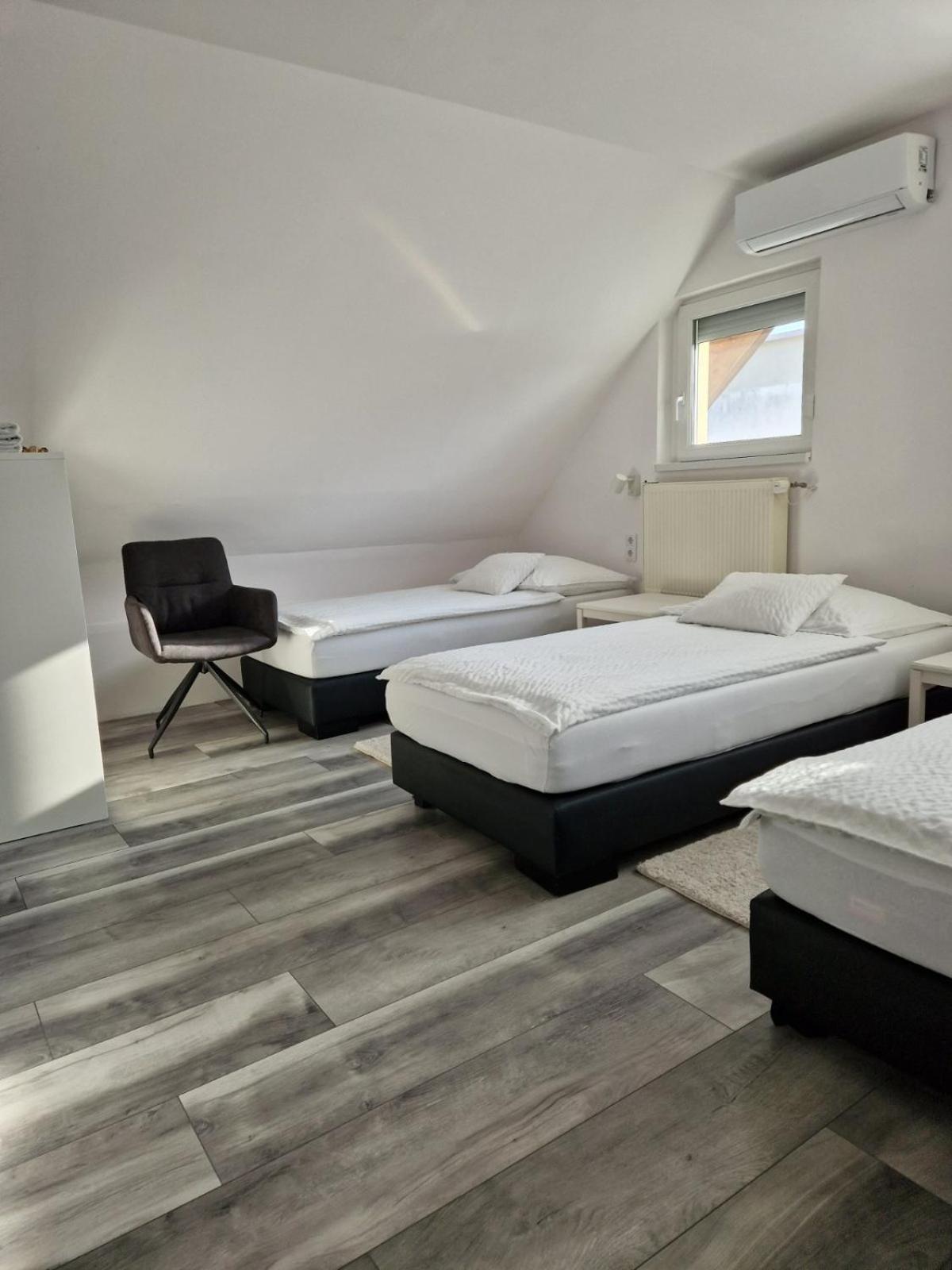 Nefelejcs Vendeghaz Otel Gödöllő Dış mekan fotoğraf