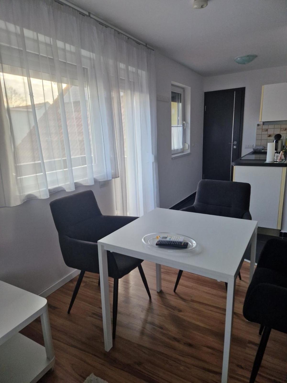 Nefelejcs Vendeghaz Otel Gödöllő Dış mekan fotoğraf