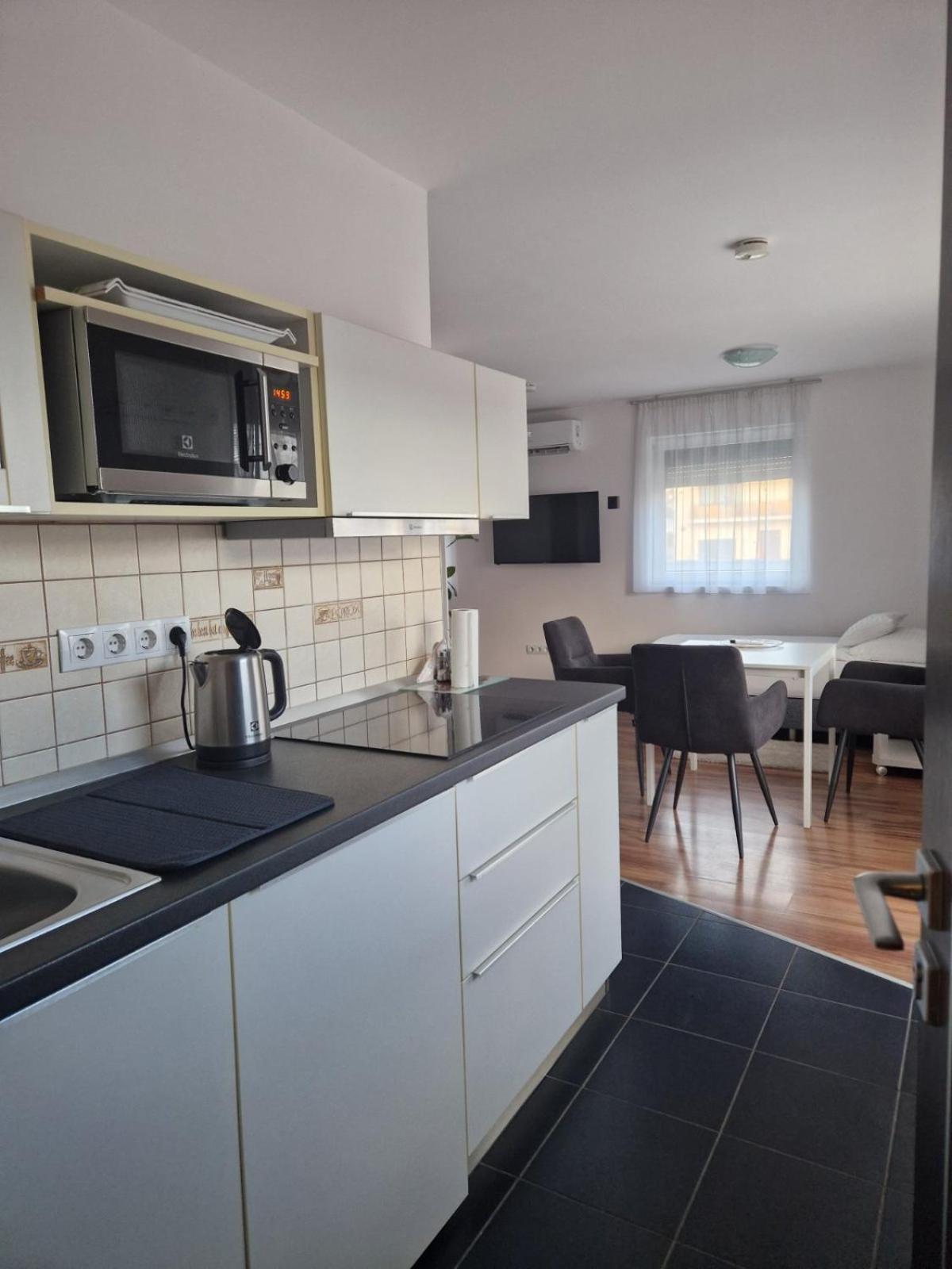 Nefelejcs Vendeghaz Otel Gödöllő Dış mekan fotoğraf