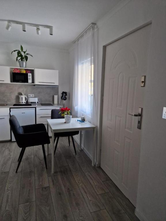 Nefelejcs Vendeghaz Otel Gödöllő Dış mekan fotoğraf