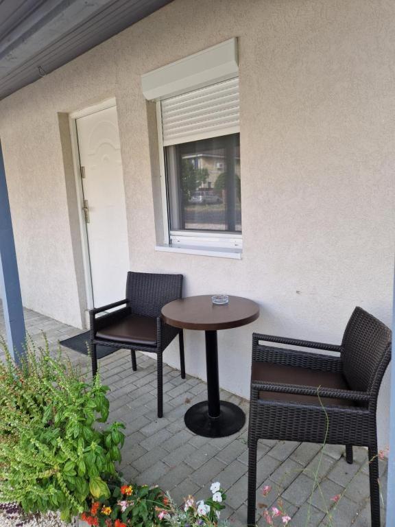 Nefelejcs Vendeghaz Otel Gödöllő Dış mekan fotoğraf